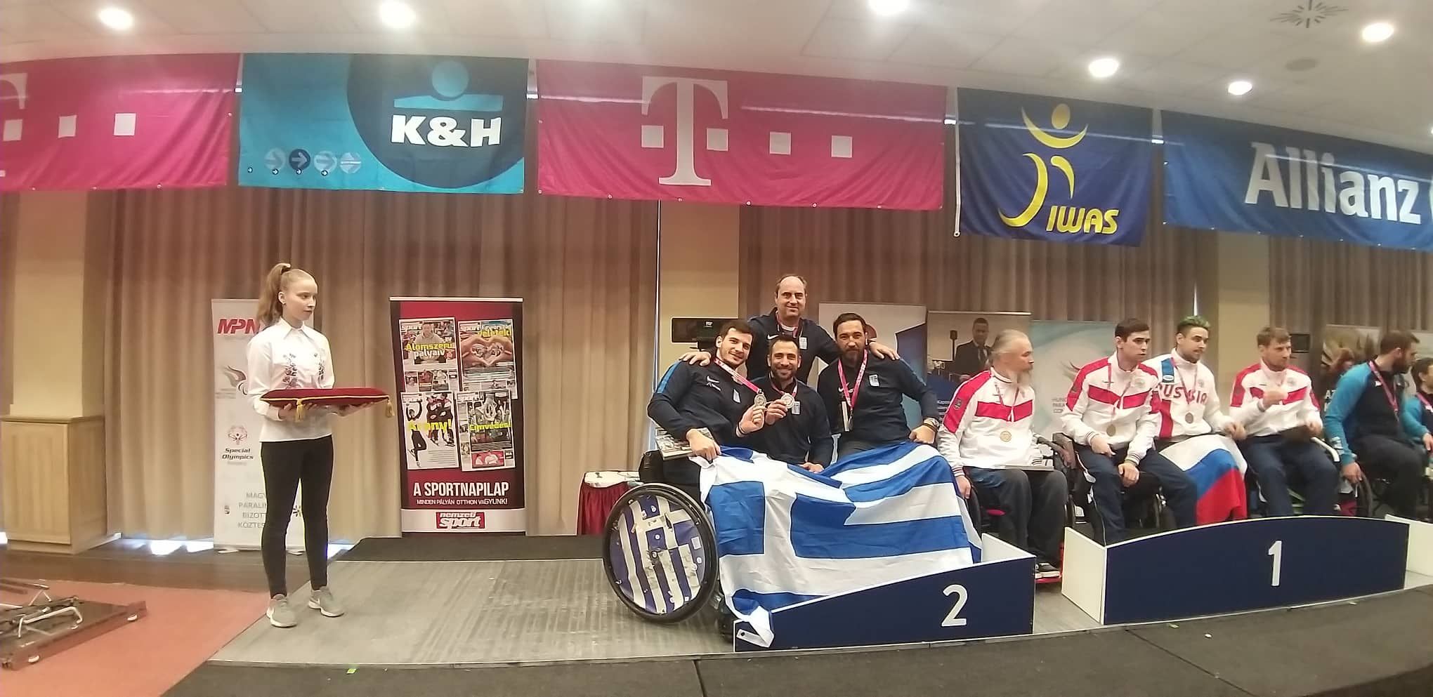 Ασημένιο μετάλλιο για το ομαδικό της σπάθης στο Παγκόσμιο κύπελλο της Ουγγαρίας