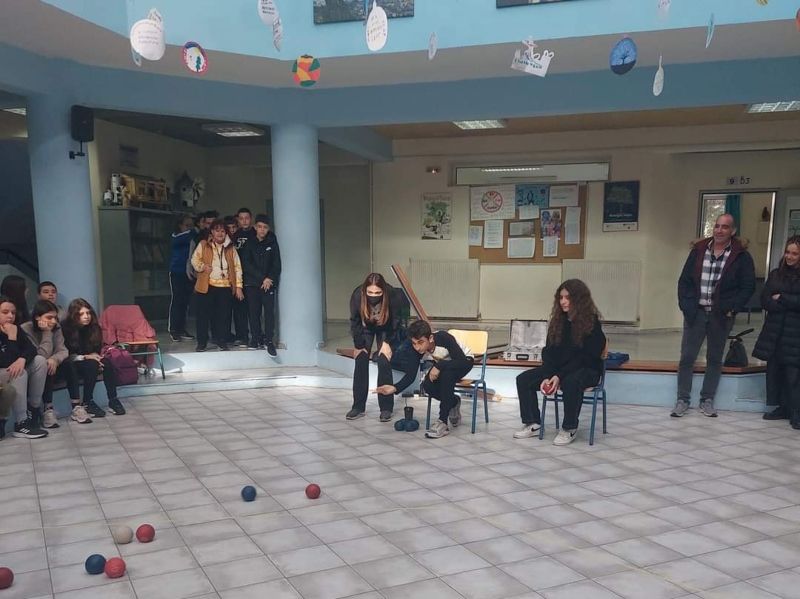 Παραολυμπιακά Αθλήματα: Το Μπότσια στο Διαπολιτισμικό Γυμνάσιο Ευόσμου (pics)